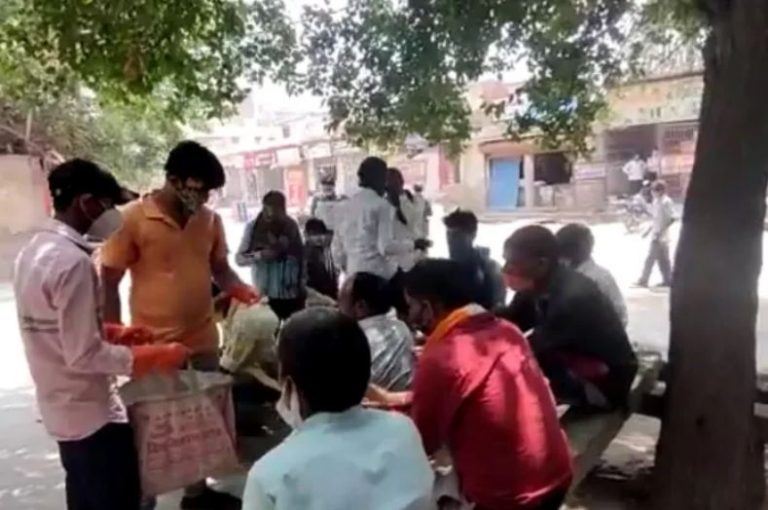 When We Ensured A Bunch Of Rickshaw Pullers Devastated By Lockdown Didn’t Go Hungry